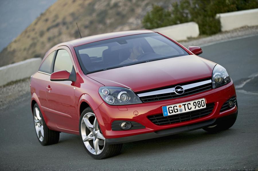  Opel Astra GTC 2005 года  (фото 35 из 212)